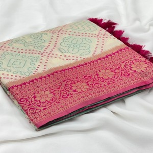 Sari en soie Patola Bandhani de qualité supérieure VASTRA COTTAGE avec des tissages Meenakari, contraste de brocart tissé avec des fils Zari, contraste de blouse - Product Image 2