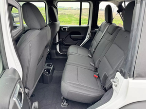 Véhicule utilitaire polyvalent (MPV) 4x4 tout-terrain 2025 à conduite à droite avec sièges en cuir et caméra de recul à vendre - Product Image 5