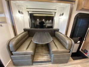 RUSH CLEAN - Jayco S-e-n-e-c-a XT 35L 2023 usado, listo para vender - Product Image 5