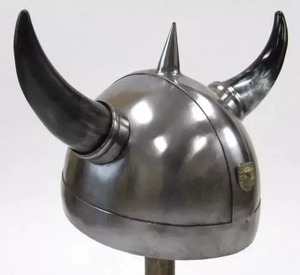 Casco de cuerno vikingo medieval temprano, casco de disfraz griego portátil para acampar y cuchillos de Recreaciones históricas - Product Image 6