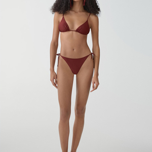 Ensemble bikini deux pièces bordeaux pour femme, haut triangle, bas à nouer sur les côtés, en spandex et nylon, style simple - Product Image 2
