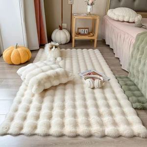 Tapis personnalisé en fausse fourrure de lapin écologique, tapis en peluche à bulles pour chambre d'animaux, résistant aux morsures et sûr - Product Image 3