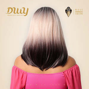 Peluca Sintética Larga y Lisa sin Pegamento Amara C-DWY, con Frente de Encaje Transparente, Degradado Rosa, con Raya al Medio - Product Image 3