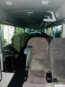 Autobús Toyota Coaster de 30 Asientos, Diésel, Euro 6, Volante a la Izquierda, Autobuses Urbanos - Product Image 4