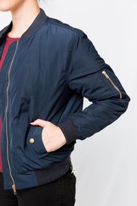 Chaqueta bomber para mujer con colores personalizados y diseño de logotipo, ideal para clima frío, chaqueta bomber para mujer con atractivo moderno - Product Image 6
