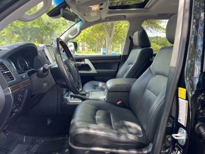 USADO 2021 para LANDCRUISER Turbo RWD Cuero Dark Left Listo para enviar - Product Image 4