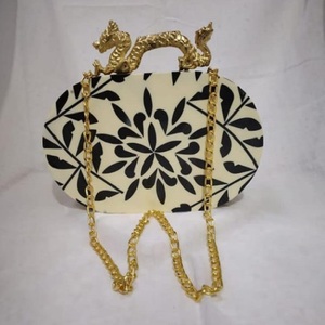 Lujoso bolso de metal para bodas, fiestas y regalos Embrague de resina hecho a mano con mango de dragón - Product Image 6