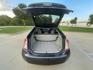 Toyota Prius One 2012 / Disponible à la vente avec faible kilométrage, moteur essence / Véhicule d'occasion en excellent état et sans accident, aucun problème. - Product Image 5