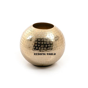 Vase à fleurs en métal doré Pot de fleurs artisanal d'excellente qualité Forme personnalisée Nouvel arrivage Pot de fleurs en métal vente en gros - Product Image 1