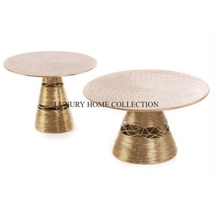 Bandeja DE SERVICIO DE METAL hecha a mano con superficie lisa y pulida y diseño elegante, ideal para la decoración del hogar y la mesa con estilo. - Product Image 3