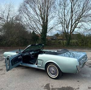 NOUVELLES ARRIVÉES POUR 1/2 MUSTANGS CONVERTIBLES 260 V8 AVEC HISTORIQUE IMPECCABLE - Product Image 3