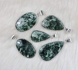 สร้อยคอจี้พลอย seraphinite สีเขียวของผู้หญิงคอลเลกชันฝาชุบเงินพร้อมเทคโนโลยีการตั้งค่าแบบหนามเตย - Product Image 2