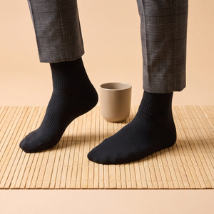 Calcetines de Senderismo para Hombre de Alto Rendimiento, Mezcla de Algodón, Amortiguación Gruesa, Propiedades Antibacterianas, Diseño Patentado de Ajuste en Ángulo Recto - Product Image 1