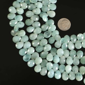 Perles d'aigue-marine naturelle facettées en forme de poire, pierres précieuses d'aigue-marine en vrac pour la fabrication de bijoux au prix de gros en provenance d'Inde - Product Image 1