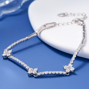 Pulsera de tenis de trébol de cuatro hojas para mujer, de plata de ley 925 con baño de rodio, con moissanita VVS color D, joyería fina con incrustaciones. - Product Image 2