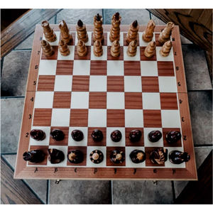 Tablero de Ajedrez Cuadrado Plegable de Madera con Cajón de Almacenamiento para Piezas de Ajedrez, Diseño Artesanal de Lujo - Product Image 5