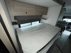 Nouvelle caravane Forest River Forester 2441DSF 2026 à vendre pour le camping et les voyages - Product Image 2