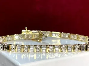 Bracelet tennis en diamants taillés baguette 6.34 ct plaqué or jaune 14 carats Bracelets et bracelets en diamants - Product Image 5