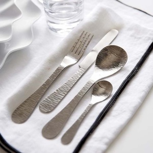 Vente en gros de couverts de luxe en acier inoxydable de conception simple, manche long, nouveau style fantaisie, plaqué or pour banquet de mariage - Product Image 2