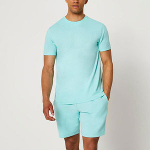 ชุดเสื้อยืดและกางเกงขาสั้นชุดกีฬาสำหรับผู้ชายลายโลโก้ตามสั่ง - Product Image 1