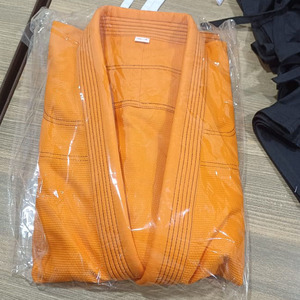 Uniforme de Jiu-Jitsu Brasileño Ligero y Personalizado con Cuello Reforzado, Costuras Resistentes, Tela Transpirable, Secado Rápido y Pantalones Duraderos - Product Image 5