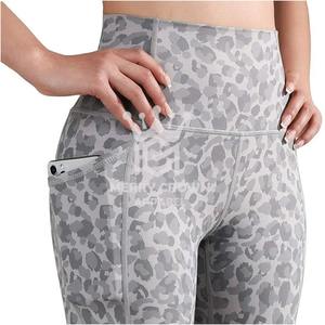 กางเกงขาสั้นแฟชั่นสำหรับผู้หญิงกางเกงขาสั้นสำหรับเล่นโยคะฟิตเนสแนวสตรีทกางเกงขาสั้นสำหรับผู้หญิงปรับโลโก้ได้ตามต้องการ - Product Image 4