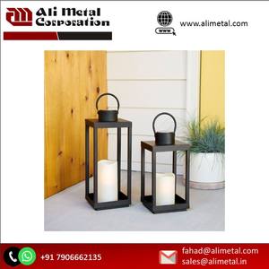 Lanternes de porte-bougie en métal de conception moderne de cadre pour des ajouts quotidiens et saisonniers de décor de Noël - Product Image 6