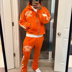 Uniforme de porristas personalizado con capucha forrada de satén y pantalones acampanados, conjunto de uniforme de porristas negro y naranja, ropa de equipo personalizada - Product Image 3