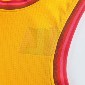 ชุดบาสเก็ตบอลเพิ่มความชุ่มชื้นแบบปรับแต่งได้สั่งซื้อจำนวนมากน้ำหนักเบามีหลายขนาดให้เลือกสำหรับทีม - Product Image 4