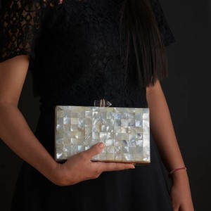 กระเป๋าคลัทช์เรซินสุดหรูสำหรับผู้หญิงกระเป๋าถือม็อบสวยทันสมัยอุปกรณ์เสริมในตู้เสื้อผ้า - Product Image 3