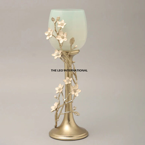 Bocal à bougies unique en béton de table décoratif pour la maison hôtel restaurant salon couleur or bocaux porte-bougies en aluminium et en verre - Product Image 1