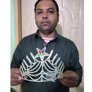 Corona de Gran Matrona de la Orden de la Estrella de Oriente (OES) Masónica, en Oro con Pedrería, Tono Dorado con Acabado Pulido a Mano, Estuche con Pedrería, Alta Calidad - Product Image 2