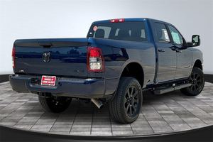 LIMPIO USADO 2024 RAM 2500 Big Horn Crew Cab 4WD - Product Image 4