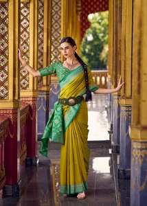 Collection exclusive de saris en soie douce pour les fêtes et les mariages Vêtements indiens et pakistanais au prix de gros - Product Image 3