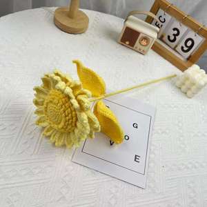Muñeca de Girasol de Ganchillo Hecha a Mano de Doble Capa para Halloween y Navidad - Perfecta para Regalos Navideños - Product Image 6