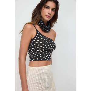 Top Corto con Tirante Único y Estampado de Lunares - Product Image 2