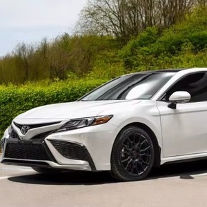 รถยนต์โตโยต้า แคมรี่ XSE ซีดาน 4 ประตู ปี 2021 คุณภาพเยี่ยม มือสอง พร้อมบริการปรับแต่งด้วยระบบ OEM - Product Image 4