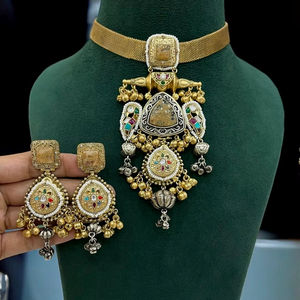 Conjunto de Collar Choker Kundan Polki Antiguo Hecho a Mano con Dos Tonos y Aretes de Piedras Multicolores - Product Image 1