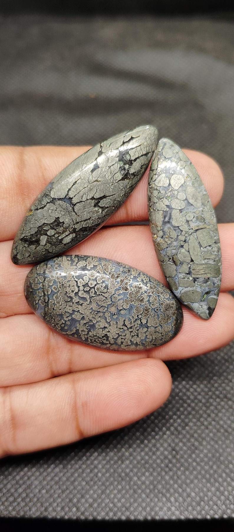 สีน้ำตาล