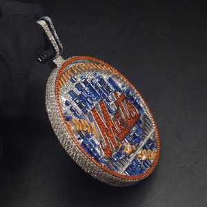 Pendentif personnalisé de luxe avec nom, testeur de diamants, argent sterling plaqué or, baguette glacée en moissanite pour un style hip-hop, cadeau parfait - Product Image 4