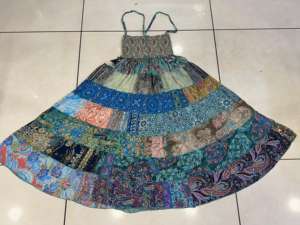 เดรสกระโปรงผ้าไหมแบบเย็บปะต่อรีไซเคิลชุดชายหาดแบบชั้นระบายอากาศได้ดีสำหรับงานเลี้ยงในช่วงเทศกาล - Product Image 4