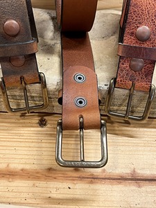 Cinturón de cuero 1,5 Cinturón de vestir para hombres Hebilla extraíble Cuero de búfalo de grano completo Hecho a mano en Pakistán - Product Image 4