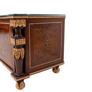 Mueble de TV Clásico de Madera de Lujo con Detalles en Latón - Product Image 6