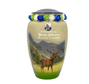 Urne funéraire Mountainside Deer Hommage Couronne et Photo Option Gravure personnalisée Taille adulte - Product Image 6