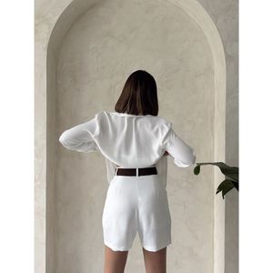 กางเกงขาสั้นผู้หญิง TOPSHOW สีครีม มีเข็มขัด ขายส่ง - Product Image 1