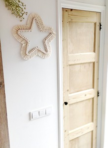 Décoration murale en macramé de forme blanche pour une décoration intérieure élégante, affichage mural élégant et style d'intérieur moderne, vente en gros en provenance d'Inde - Product Image 3