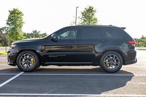 Jeep Grand Cherokee Trackhawk 2018 USADO, SUV de 5 Asientos con Asientos de Cuero y Pantalla Táctil - Product Image 4