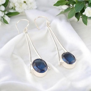 Boucles d'oreilles clous en topaze bleue de Londres, en argent sterling, faites à la main, bijoux mignons pour fête, cadeau pour femme, pierre de naissance de décembre - Product Image 2