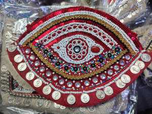 Pochette de soirée élégante pour femme, faite à la main, avec motif floral perlé, doublure en satin, strass et tissu de soie léger - Product Image 1