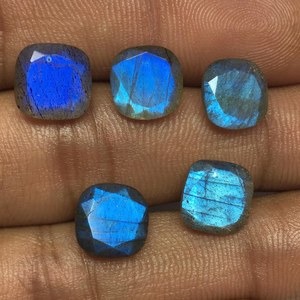 Coussin en Labradorite naturelle taillée à facettes avec dos pointu Pierres précieuses en vrac 3mm à 12mm pour la fabrication de bijoux - Product Image 1